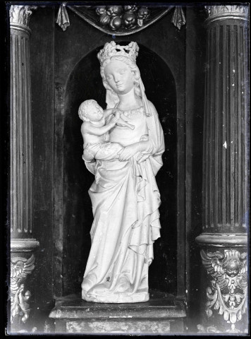 Statue de Vierge à l'enfant de l'église de Vesly (Eure).