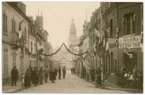 Evreux-Ville. Les Fêtes de la Harpe - La rue décorée.