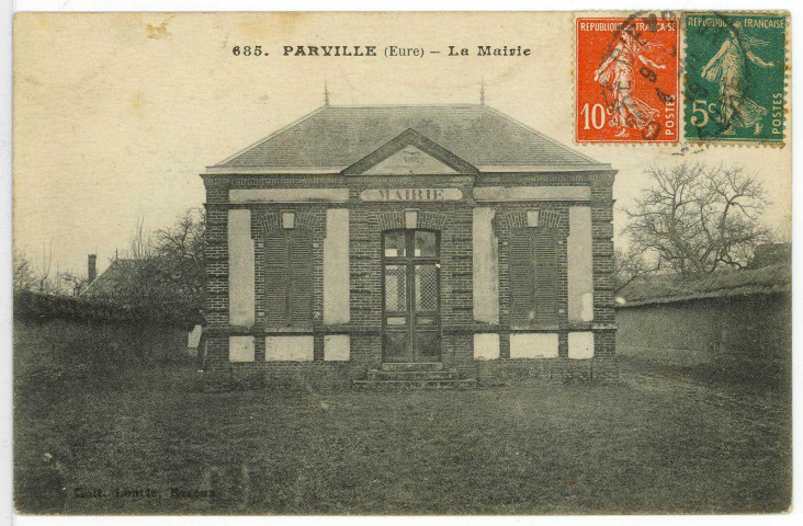 Parville. La Mairie.
