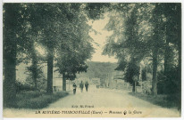 Fontaine-la-Soret. La Rivière Thibouville Avenue de la Gare.
