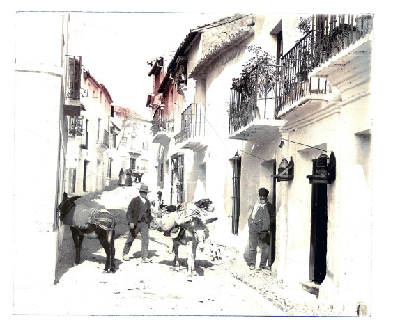 Siciliens (Italie) dans les ruelles d'un village.