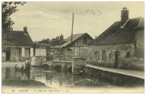 Gisors. Le Pont du Tapis-Vert.