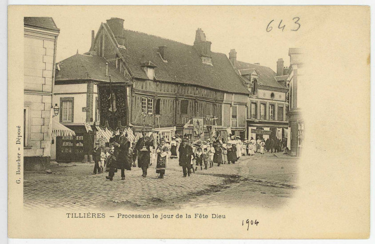 Tillières-sur-Avre. Procession le jour de la Fête Dieu.