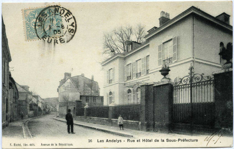 Andelys (Les). Rue et Hôtel de la sous-Préfecture.