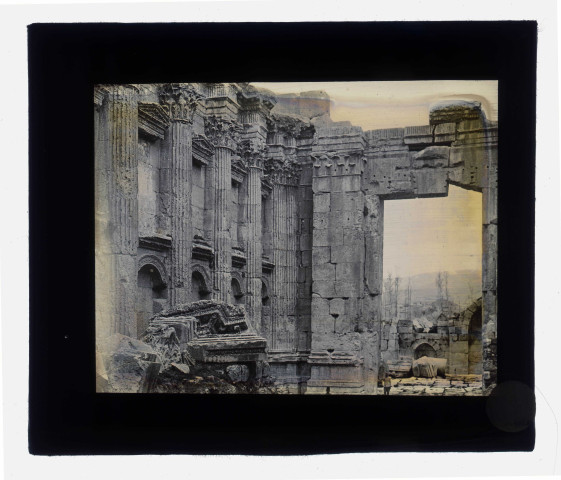 Ruines et vestiges de temple.