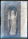 Statue de Vierge à l'enfant.