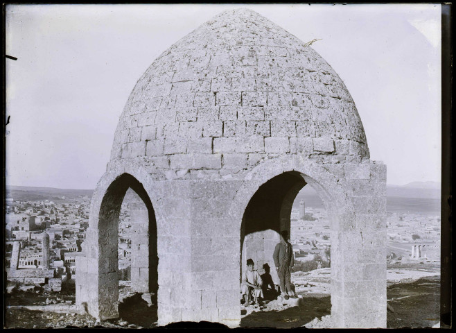 Mausolée d'un cimetière turc à Ourfa (Turquie).
