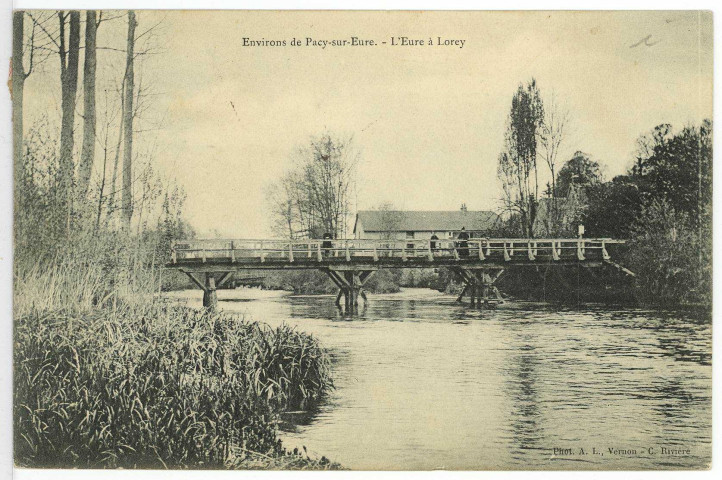 Pacy-sur-Eure. L'Eure à Lorey.