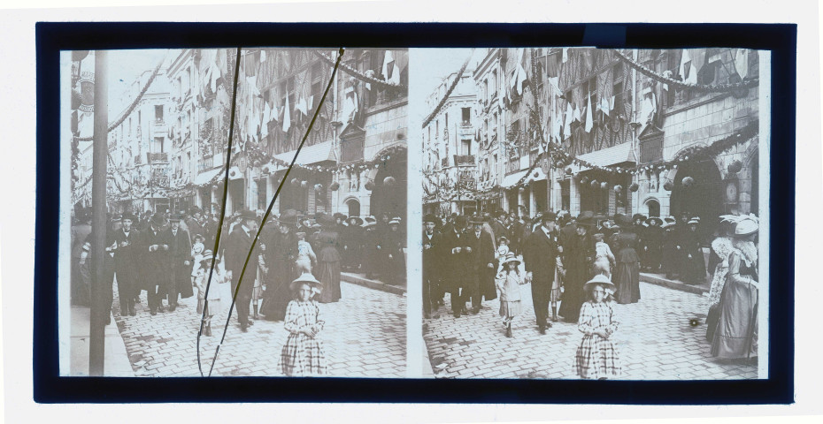 Procession de Notre-Dame de la Pitié à Bonsecours (Seine-Maritime).