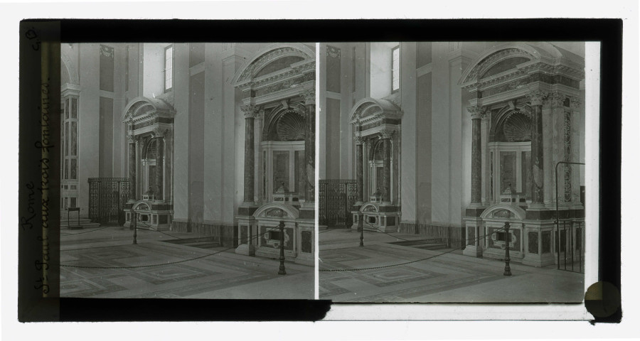 Intérieur de l'abbaye de Saint-Paul-Trois-Fontaines de Rome (Italie).