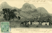 MADAGASCAR (Sud). - Bara sacrifiant aux mânes des ancêtres