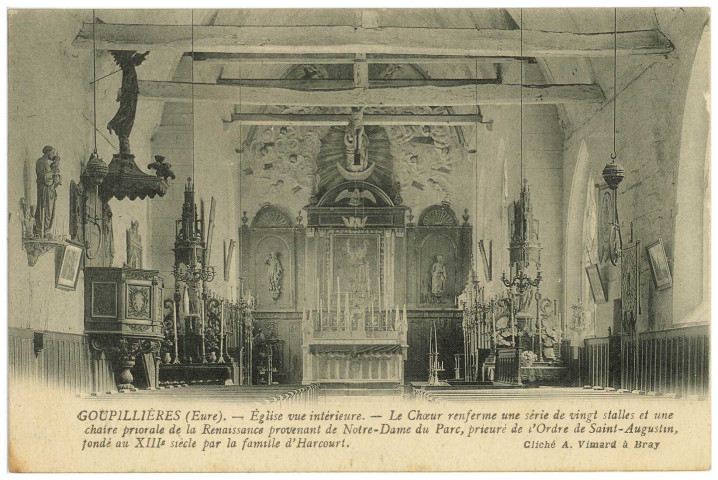 Goupillières. Eglise vue intérieure. - Le Choeur renferme une série de vingt stalles et une chaire priorale de la Renaissance provenant de Notre-Dame du Parc, prieuré de l'Ordre de Saint-Augustin, fondé au XIIIe siècle par la famille d'Harcourt.