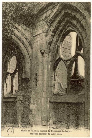 Beaumont-le-Roger. Ruines de l'ancien Prieuré de Beaumont-le-Roger. Fenêtres ogivales du XIIIe siècle.