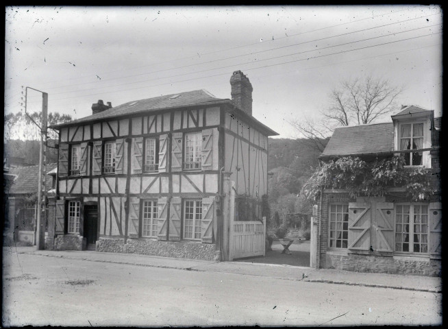 Maison à pans de bois.