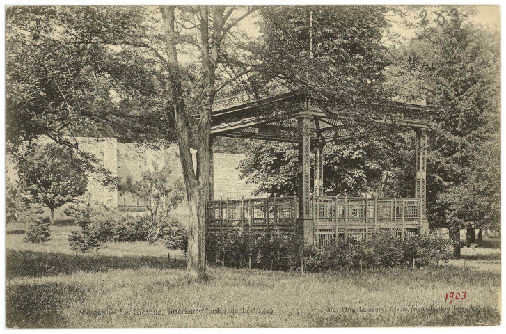 Gisors. Le Kiosque, intérieur (Jardin de la Ville).