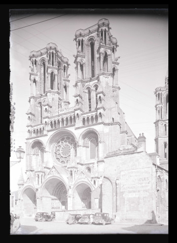 Façade ouest de la cathédrale Notre-Dame de Laon (Aisne).