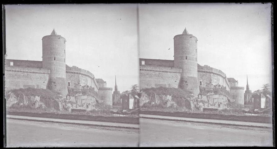 Remparts de Fougères (Ille-et-Vilaine).