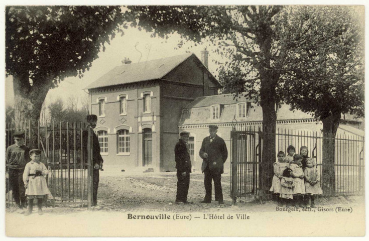 Bernouville. L'Hôtel de Ville.