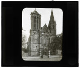 Église abbatiale Notre-Dame de l'abbaye de Saint-Pierre-sur-Dives (Calvados), façade occidentale.
