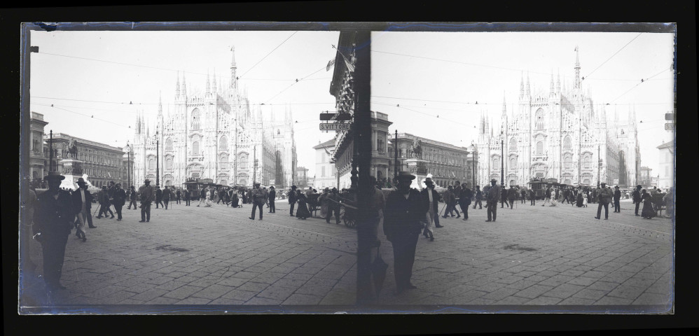 La Piazza de Duomo et la cathédrale (Dôme) de Milan (Italie)