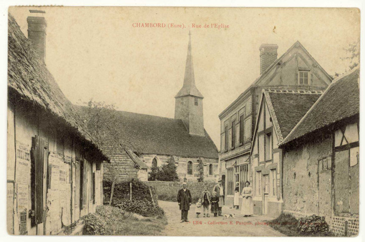 Chambord. Rue de l'Eglise.
