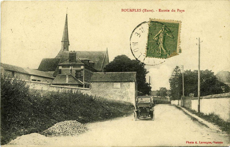 Bouafles. Entrée du Pays.