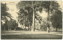 Sainte-Marie-de-Vatimesnil. Le Château vu de côté.