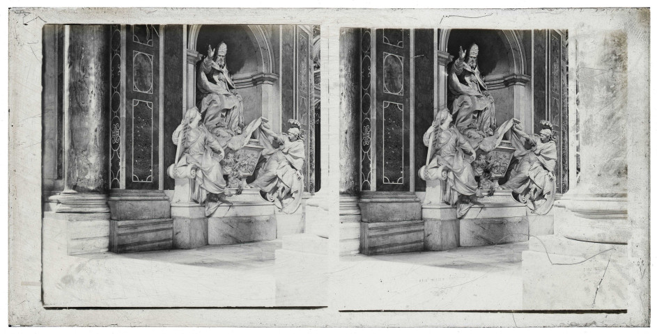 Tombeau de Grégoire XIII à la basilique Saint-Pierre de Rome (Italie).