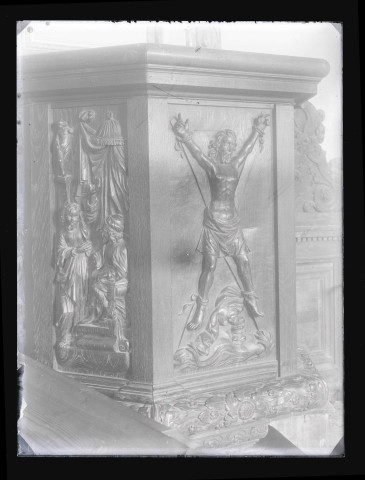 Saint-André sculpté sur l'une des faces de la chaire en bois de l'église Saint-André d'Autheuil-Authouillet (Eure)
