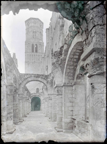 Ruines et vestiges de l'abbaye de Jumièges (Seine-Maritime).