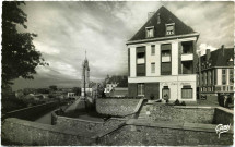 Evreux-Ville. Promenades des remparts et le Beffroi.