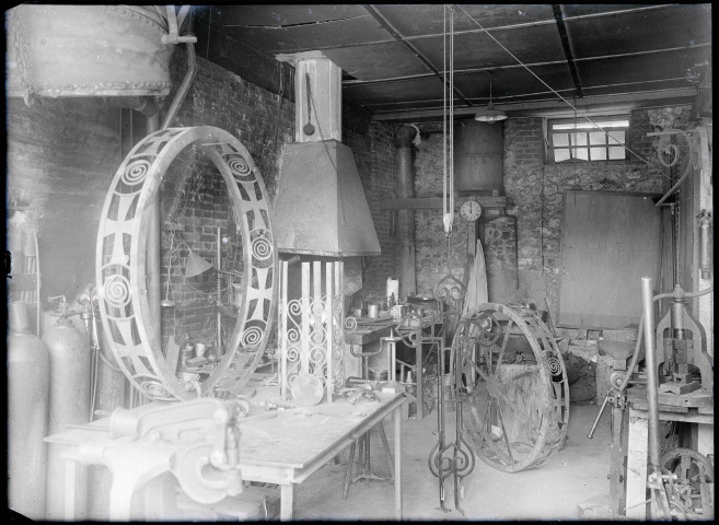 Atelier de ferronnerie de l'abbaye Notre-Dame de Fontenelle de Saint-Wandrille-Rançon (Seine-Maritime).