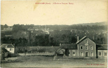 Bouafles. L'Ecole et vue sur Tosny.
