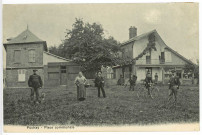 Puchay. Place communale.