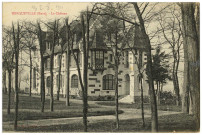 Herqueville. Le Château.