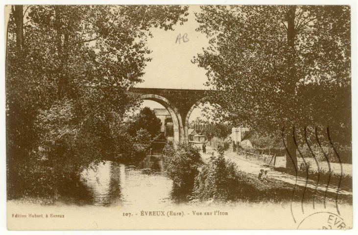 Evreux-Ville. Navarre : Vue sur l'Iton.