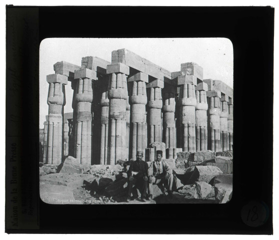 Grand temple à Louxor (Égypte).