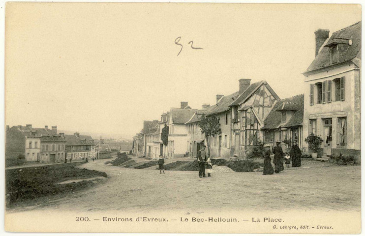 Bec-Hellouin (Le). La Place.