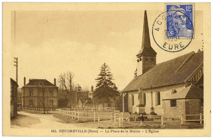 Heudreville-sur-Eure. Place de l'Eglise - L'Eglise.