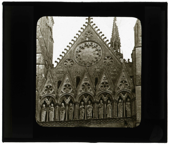 Cathédrale Notre-Dame de Bayeux (Calvados), pignon de la façade occidentale.