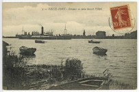 Vieux-Port. Bateaux en Seine devant l'Hôtel.