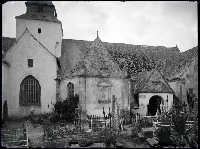 Église et cimetière breton.