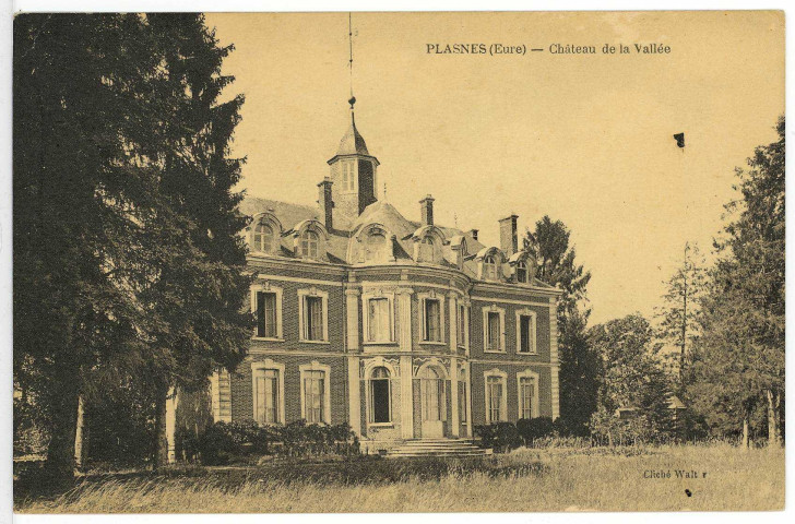Plasnes. Château de la Vallée.