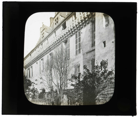 Évêché d'Évreux (Eure), façade sud.