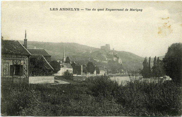 Andelys (Les). Vu du quai Enguerrand de Marigny.