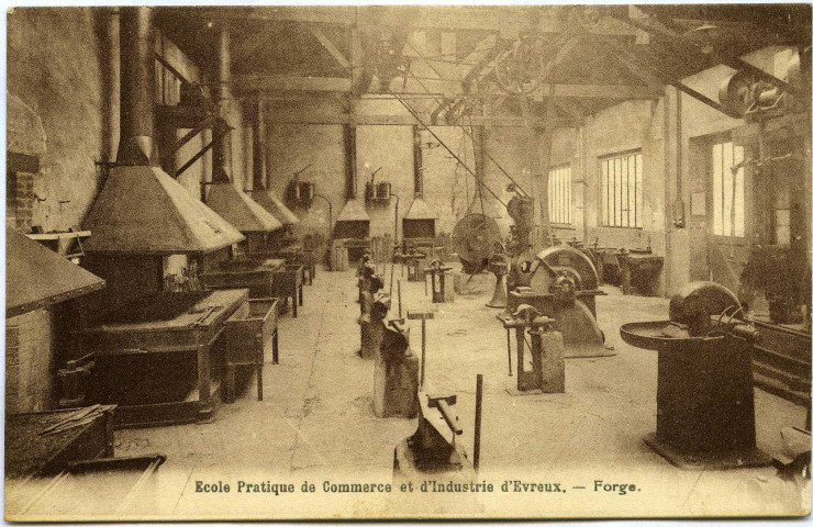 Evreux-Ville. École pratique de Commerce et d'industrie - Forge.