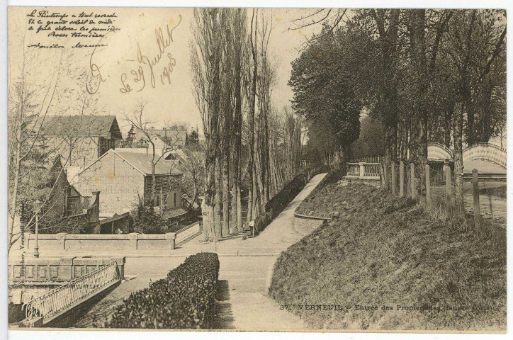Verneuil-sur-Avre. L'Entrée des Promenades.