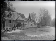 Moulin à aube sur l'Epte à Fourges (Eure).