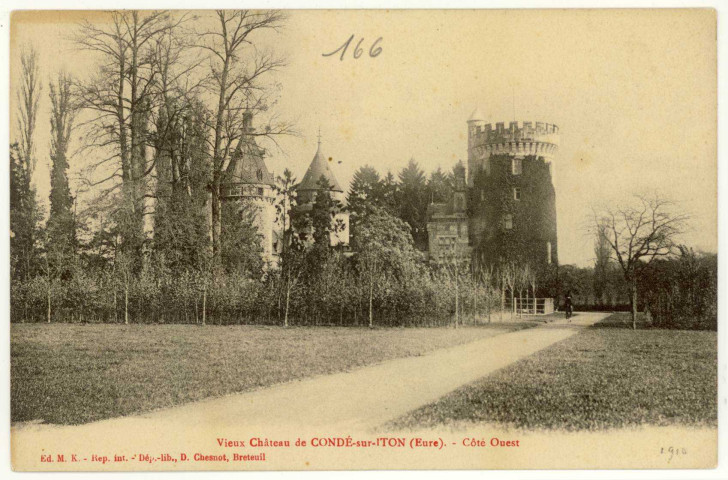 Condé-sur-Iton. Vieux Château de Condé-sur-Iton- Côté Ouest.