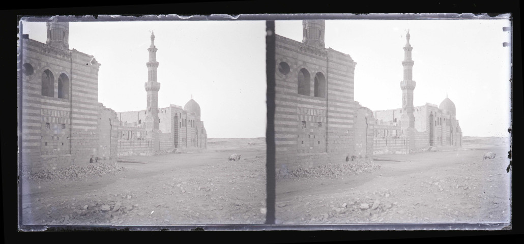 Minaret de la Cité des Morts au Caire (Égypte).